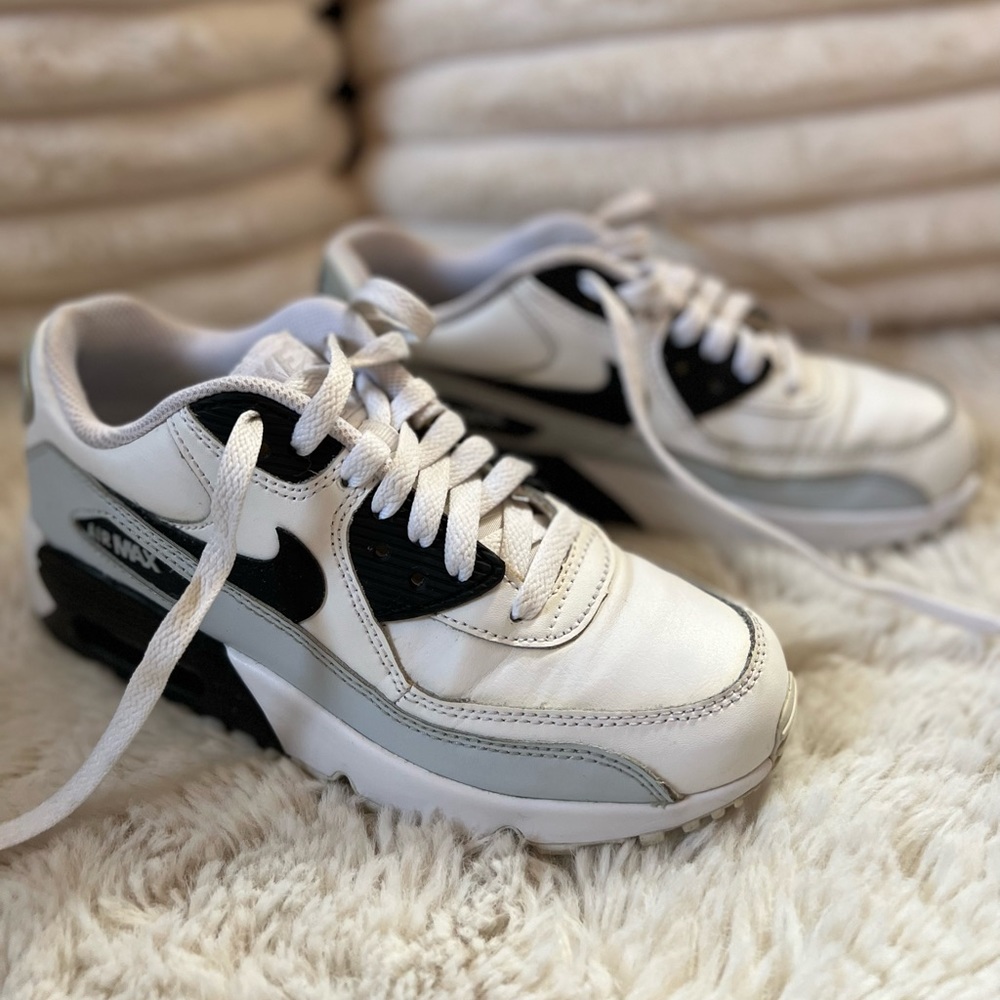 Nike Air Max 90s- Size 4Y